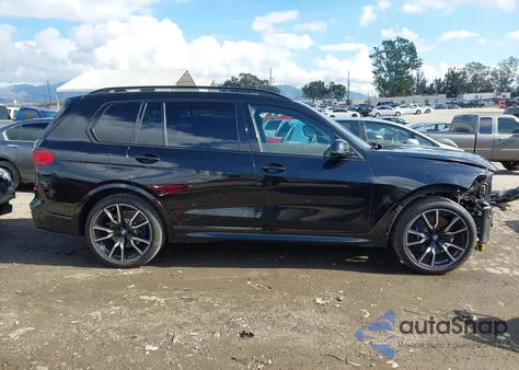 2021 BMW X7 xDrive40I z USA, uszkodzony, nr VIN 5UXCW2C01M9E52853